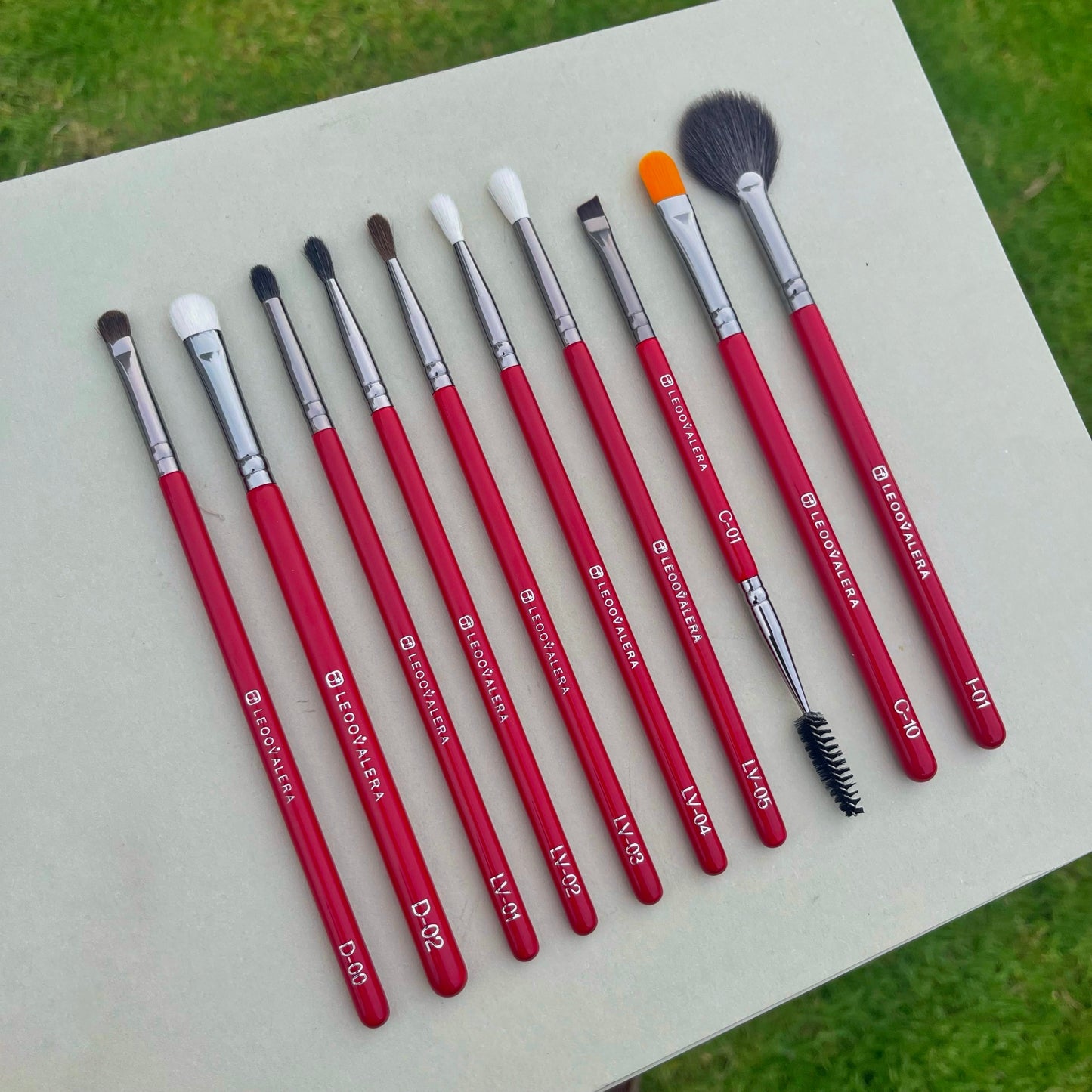 Classic Red Precision Brushes Vol.5